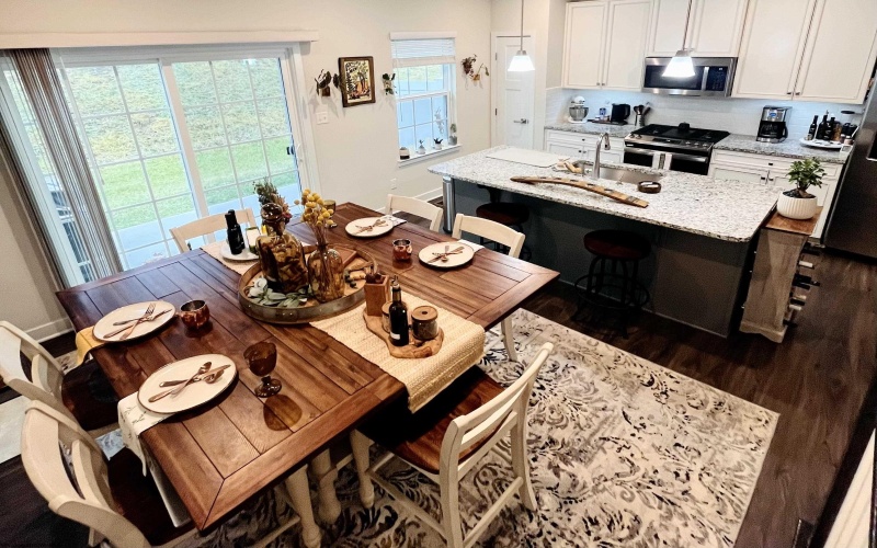 231 Stonehurst Drive, Morgantown, West Virginia 26501, 4 Bedrooms Bedrooms, 5 Rooms Rooms,2 BathroomsBathrooms,Single Family Attached,For Sale,Stonehurst,10162871