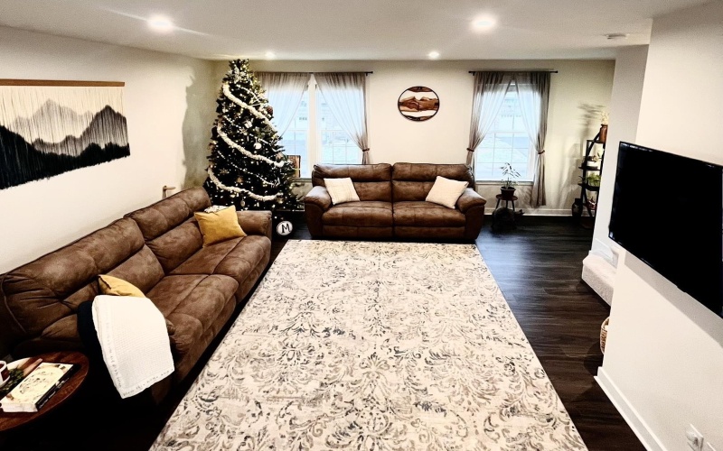 231 Stonehurst Drive, Morgantown, West Virginia 26501, 4 Bedrooms Bedrooms, 5 Rooms Rooms,2 BathroomsBathrooms,Single Family Attached,For Sale,Stonehurst,10162871