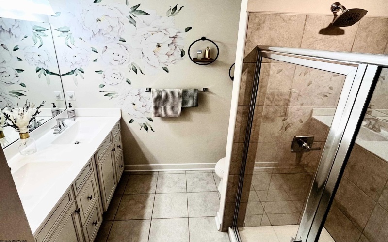 231 Stonehurst Drive, Morgantown, West Virginia 26501, 4 Bedrooms Bedrooms, 5 Rooms Rooms,2 BathroomsBathrooms,Single Family Attached,For Sale,Stonehurst,10162871