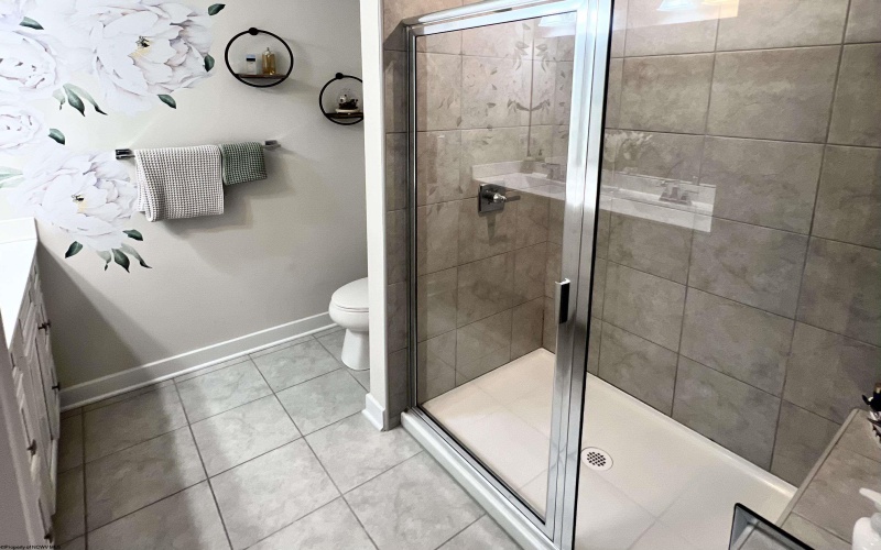 231 Stonehurst Drive, Morgantown, West Virginia 26501, 4 Bedrooms Bedrooms, 5 Rooms Rooms,2 BathroomsBathrooms,Single Family Attached,For Sale,Stonehurst,10162871