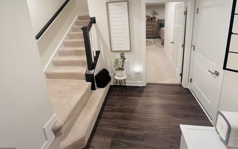 231 Stonehurst Drive, Morgantown, West Virginia 26501, 4 Bedrooms Bedrooms, 5 Rooms Rooms,2 BathroomsBathrooms,Single Family Attached,For Sale,Stonehurst,10162871