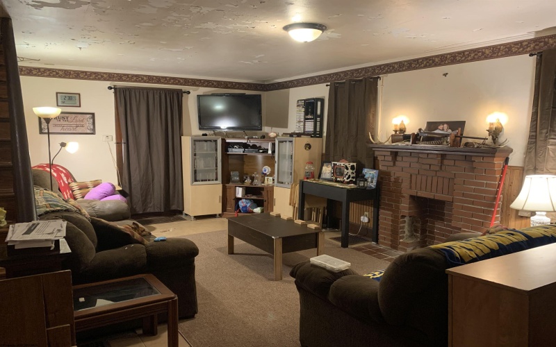 106 Madison Street, Fairview, West Virginia 26570, 3 Bedrooms Bedrooms, 6 Rooms Rooms,1 BathroomBathrooms,Single Family Detached,For Sale,Madison,10160380