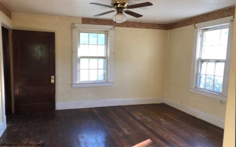 106 Madison Street, Fairview, West Virginia 26570, 3 Bedrooms Bedrooms, 6 Rooms Rooms,1 BathroomBathrooms,Single Family Detached,For Sale,Madison,10160380