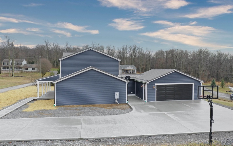 201 Medley Ridge Drive, Morgantown, West Virginia 26508, 3 Bedrooms Bedrooms, 7 Rooms Rooms,2 BathroomsBathrooms,Single Family Detached,For Sale,Medley Ridge,10162882