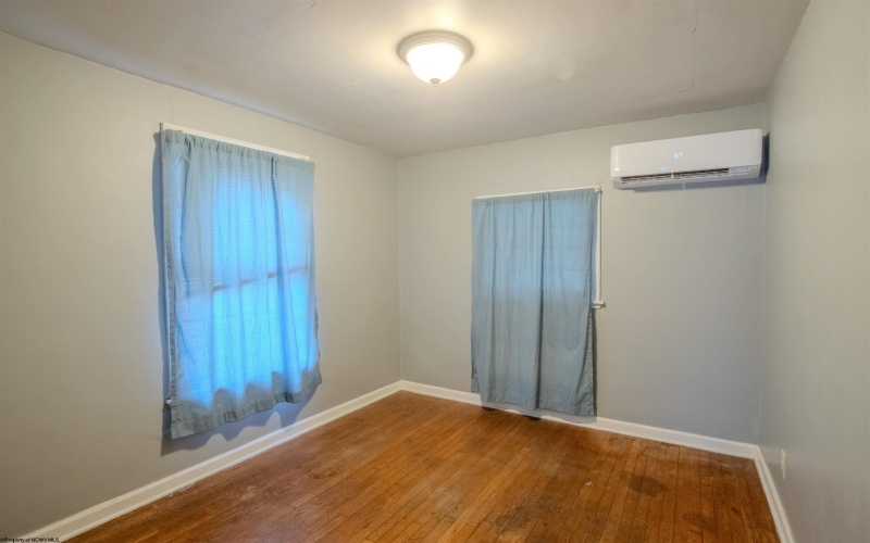 13 Dunkard Avenue, Morgantown, West Virginia 26501, ,Multi-unit/income,For Sale,Dunkard,10162884