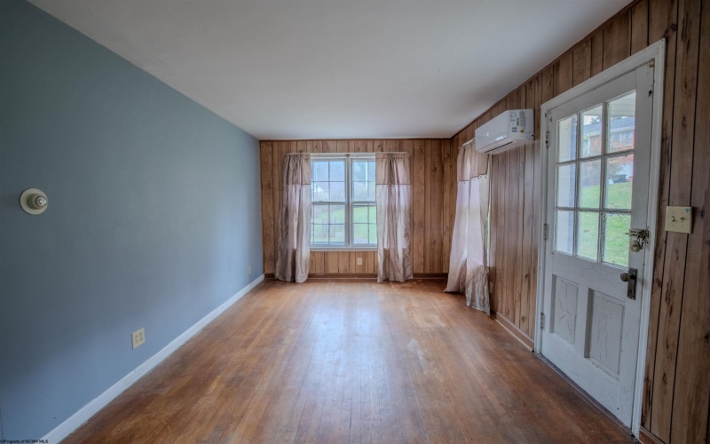 13 Dunkard Avenue, Morgantown, West Virginia 26501, ,Multi-unit/income,For Sale,Dunkard,10162884