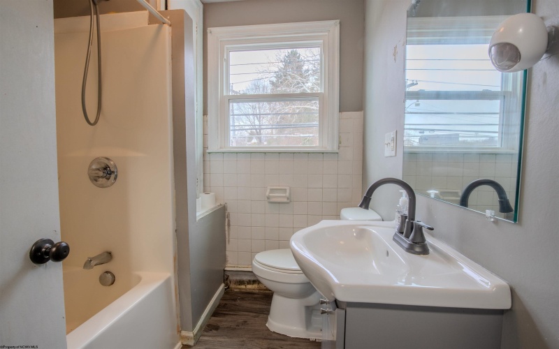 5 Dunkard Avenue, Morgantown, West Virginia 26501, ,Multi-unit/income,For Sale,Dunkard,10162885