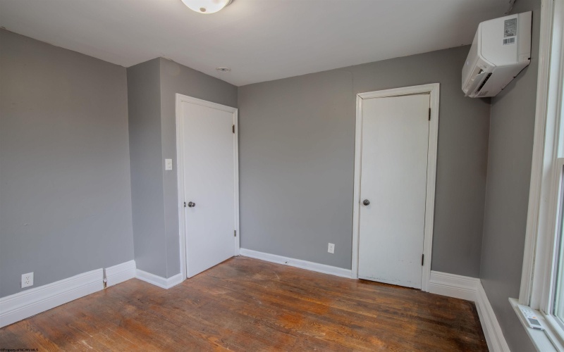 5 Dunkard Avenue, Morgantown, West Virginia 26501, ,Multi-unit/income,For Sale,Dunkard,10162885