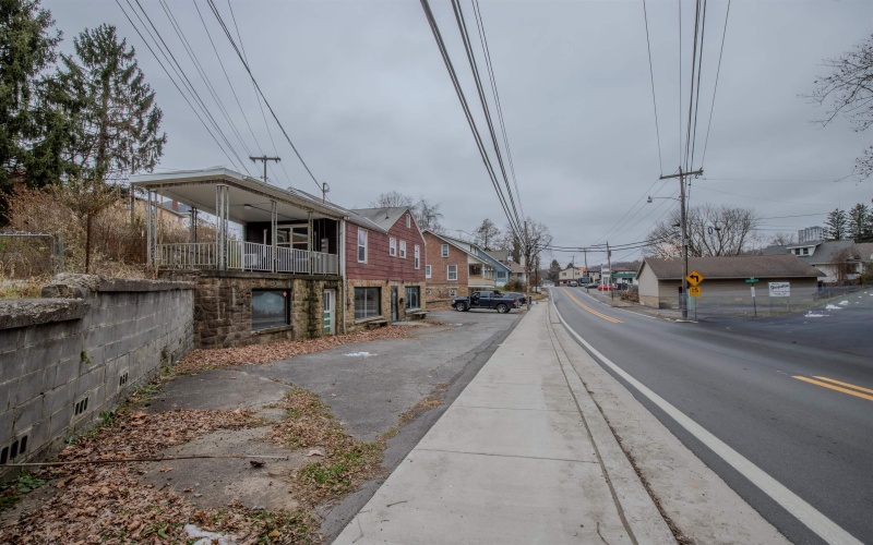 5 Dunkard Avenue, Morgantown, West Virginia 26501, ,Multi-unit/income,For Sale,Dunkard,10162885