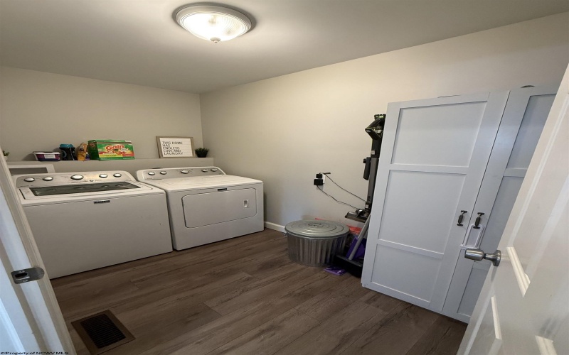 510 James Street, Bridgeport, West Virginia 26330, 3 Bedrooms Bedrooms, 6 Rooms Rooms,2 BathroomsBathrooms,Single Family Detached,For Sale,James,10162875 510 James Street, Bridgeport, West Virginia 26330, 3 Bedrooms Bedrooms, 6 Rooms Rooms,2 BathroomsBathrooms,Single Family Detached,For Sale,James,10162875