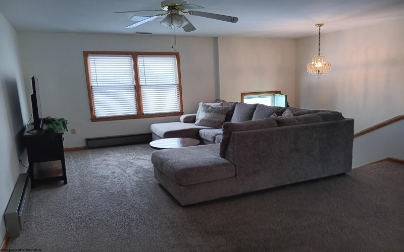 632 Lawman Avenue, Bridgeport, West Virginia 26330, 3 Bedrooms Bedrooms, 8 Rooms Rooms,2 BathroomsBathrooms,Single Family Detached,For Sale,Lawman,10157632