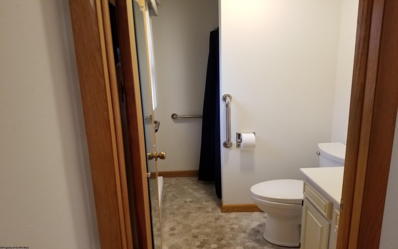 632 Lawman Avenue, Bridgeport, West Virginia 26330, 3 Bedrooms Bedrooms, 8 Rooms Rooms,2 BathroomsBathrooms,Single Family Detached,For Sale,Lawman,10157632