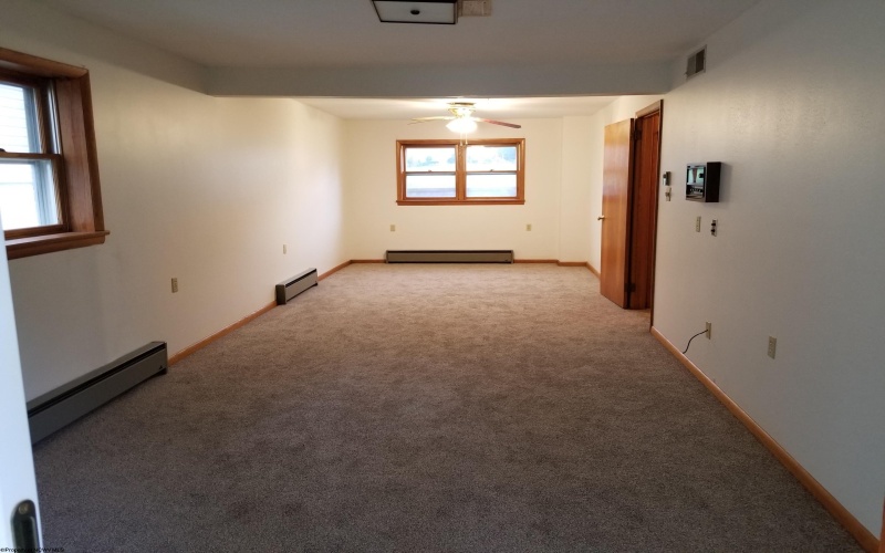 632 Lawman Avenue, Bridgeport, West Virginia 26330, 3 Bedrooms Bedrooms, 8 Rooms Rooms,2 BathroomsBathrooms,Single Family Detached,For Sale,Lawman,10157632