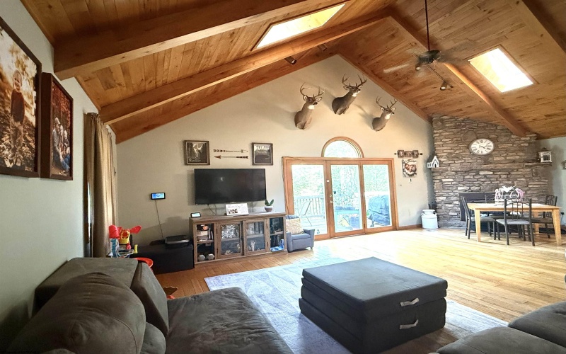 1651 Mabie Road, Mabie, West Virginia 26278, 3 Bedrooms Bedrooms, 7 Rooms Rooms,1 BathroomBathrooms,Single Family Detached,For Sale,Mabie,10162897 1651 Mabie Road, Mabie, West Virginia 26278, 3 Bedrooms Bedrooms, 7 Rooms Rooms,1 BathroomBathrooms,Single Family Detached,For Sale,Mabie,10162897