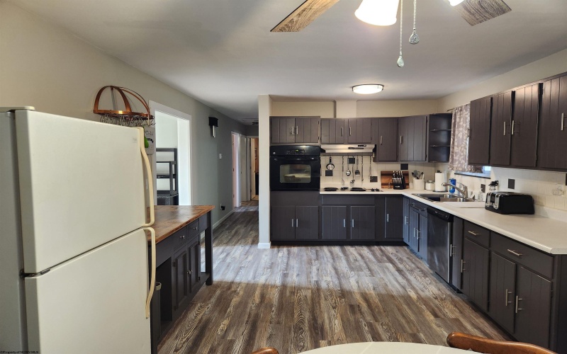 144 Allman Avenue, Buckhannon, West Virginia 26201, 3 Bedrooms Bedrooms, 6 Rooms Rooms,1 BathroomBathrooms,Single Family Detached,For Sale,Allman,10162891