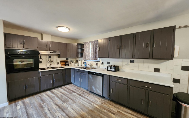 144 Allman Avenue, Buckhannon, West Virginia 26201, 3 Bedrooms Bedrooms, 6 Rooms Rooms,1 BathroomBathrooms,Single Family Detached,For Sale,Allman,10162891