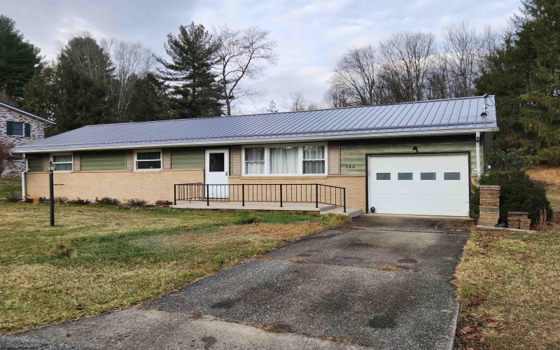 144 Allman Avenue, Buckhannon, West Virginia 26201, 3 Bedrooms Bedrooms, 6 Rooms Rooms,1 BathroomBathrooms,Single Family Detached,For Sale,Allman,10162891