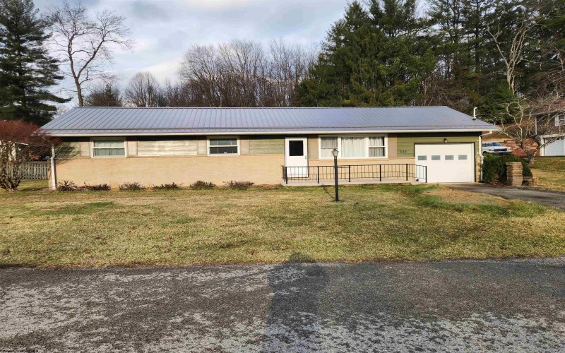 144 Allman Avenue, Buckhannon, West Virginia 26201, 3 Bedrooms Bedrooms, 6 Rooms Rooms,1 BathroomBathrooms,Single Family Detached,For Sale,Allman,10162891