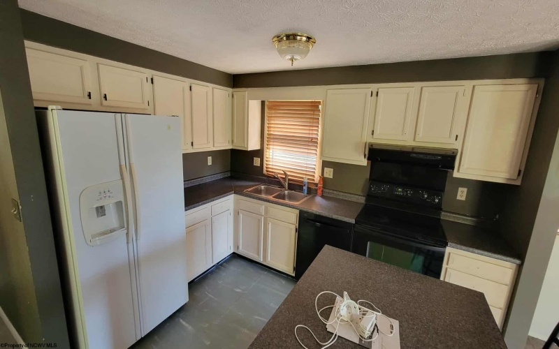 244 Jayla Drive, Grafton, West Virginia 26354, 4 Bedrooms Bedrooms, 9 Rooms Rooms,2 BathroomsBathrooms,Single Family Detached,For Sale,Jayla,10161610