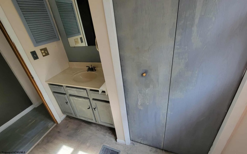 244 Jayla Drive, Grafton, West Virginia 26354, 4 Bedrooms Bedrooms, 9 Rooms Rooms,2 BathroomsBathrooms,Single Family Detached,For Sale,Jayla,10161610