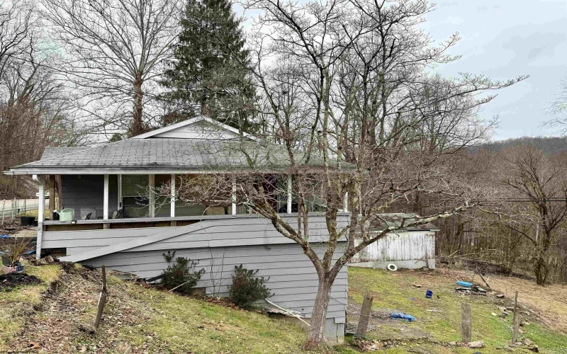 1400 Husky Highway, Fairmont, West Virginia 26554, 3 Bedrooms Bedrooms, 6 Rooms Rooms,1 BathroomBathrooms,Single Family Detached,For Sale,Husky,10162893