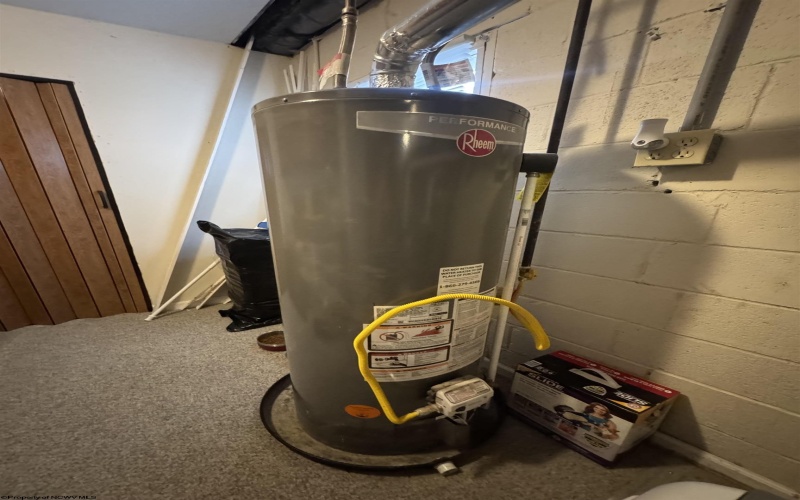 134 Charles Street, Clarksburg, West Virginia 26301, 2 Bedrooms Bedrooms, 7 Rooms Rooms,2 BathroomsBathrooms,Single Family Detached,For Sale,Charles,10162900