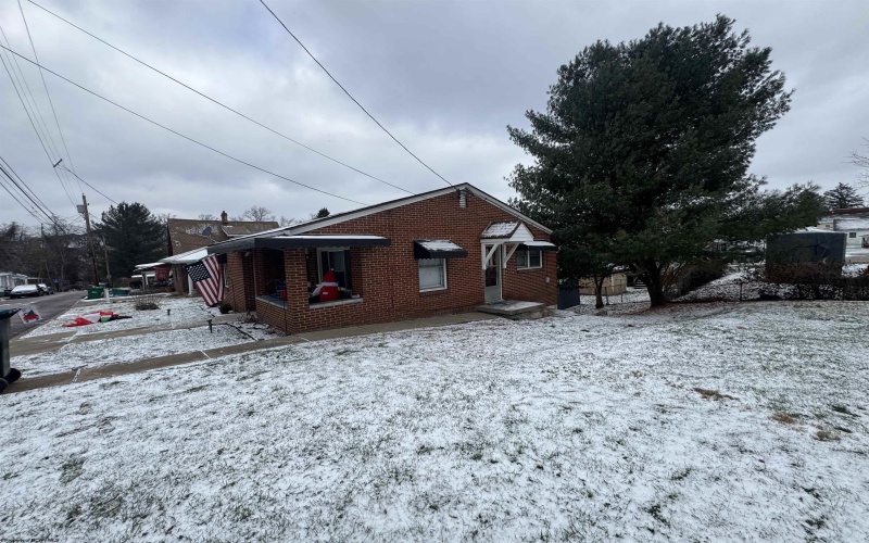 134 Charles Street, Clarksburg, West Virginia 26301, 2 Bedrooms Bedrooms, 7 Rooms Rooms,2 BathroomsBathrooms,Single Family Detached,For Sale,Charles,10162900