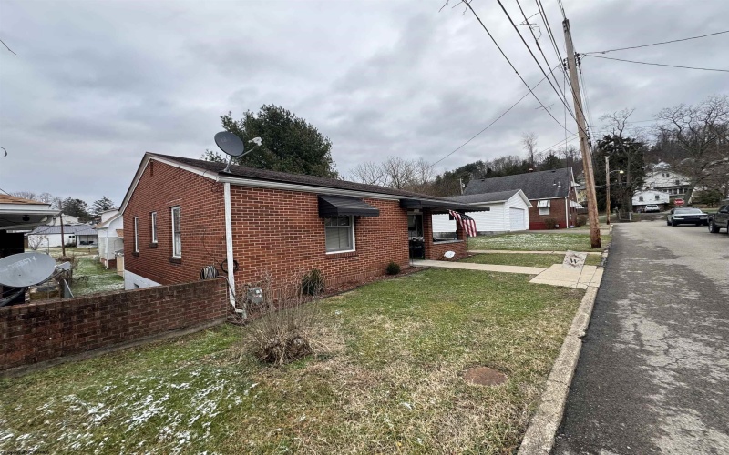 134 Charles Street, Clarksburg, West Virginia 26301, 2 Bedrooms Bedrooms, 7 Rooms Rooms,2 BathroomsBathrooms,Single Family Detached,For Sale,Charles,10162900