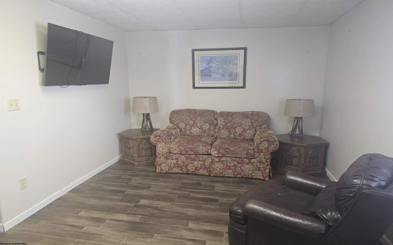 1 College Ave Avenue, Buckhannon, West Virginia 26201-3405, 2 Bedrooms Bedrooms, 5 Rooms Rooms,1 BathroomBathrooms,Residential Rentals,For Rent,1 College Ave,10162903