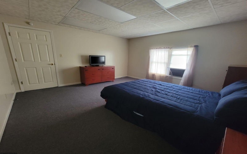 1 College Ave Avenue, Buckhannon, West Virginia 26201-3405, 2 Bedrooms Bedrooms, 5 Rooms Rooms,1 BathroomBathrooms,Residential Rentals,For Rent,1 College Ave,10162903