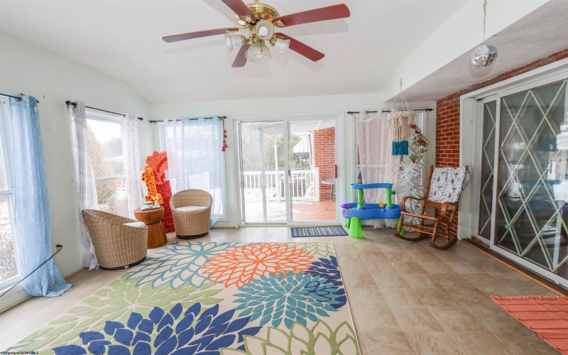 3473 Collins Ferry Road, Morgantown, West Virginia 26505, 3 Bedrooms Bedrooms, 7 Rooms Rooms,3 BathroomsBathrooms,Single Family Detached,For Sale,Collins Ferry,10162904