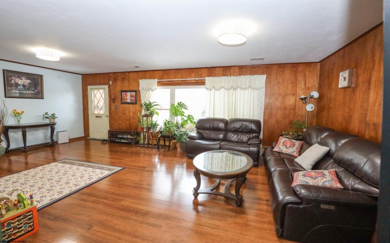 3473 Collins Ferry Road, Morgantown, West Virginia 26505, 3 Bedrooms Bedrooms, 7 Rooms Rooms,3 BathroomsBathrooms,Single Family Detached,For Sale,Collins Ferry,10162904