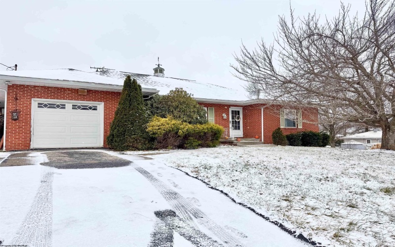 3473 Collins Ferry Road, Morgantown, West Virginia 26505, 3 Bedrooms Bedrooms, 7 Rooms Rooms,3 BathroomsBathrooms,Single Family Detached,For Sale,Collins Ferry,10162904