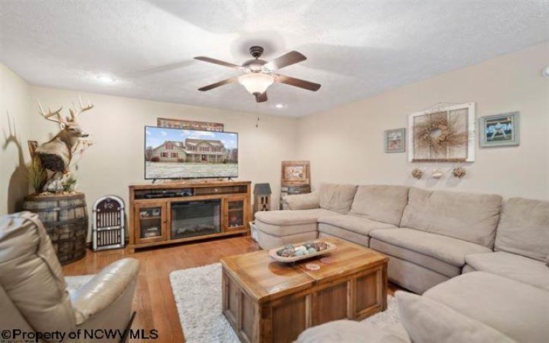 320 Thacker Lane, Belington, West Virginia 26250, 4 Bedrooms Bedrooms, 12 Rooms Rooms,2 BathroomsBathrooms,Single Family Detached,For Sale,Thacker,10161448