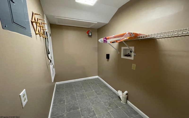 99-103 Liberty Avenue, Clarksburg, West Virginia 26301, ,Multi-unit/income,For Sale,Liberty,10162040