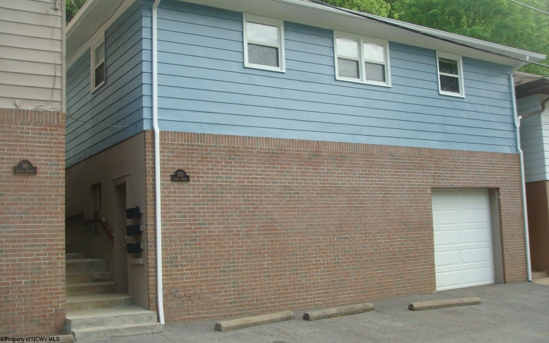 99-103 Liberty Avenue, Clarksburg, West Virginia 26301, ,Multi-unit/income,For Sale,Liberty,10162040