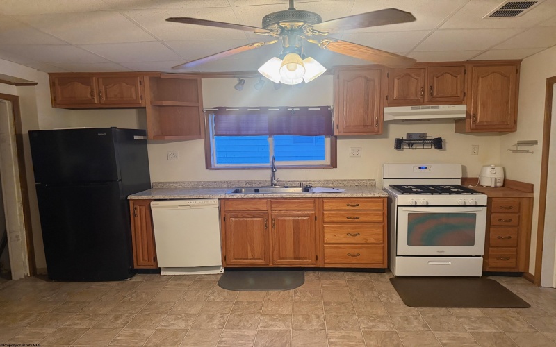 931 Kerens Avenue, Elkins, West Virginia 26241, 3 Bedrooms Bedrooms, 7 Rooms Rooms,1 BathroomBathrooms,Single Family Detached,For Sale,Kerens,10162916