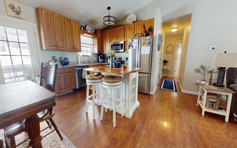 61 Hickory Drive, Fairmont, West Virginia 26554-7440, 3 Bedrooms Bedrooms, 5 Rooms Rooms,2 BathroomsBathrooms,Single Family Detached,For Sale,Hickory,10162918