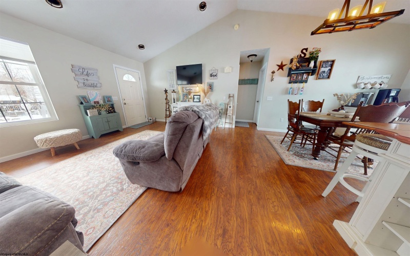 61 Hickory Drive, Fairmont, West Virginia 26554-7440, 3 Bedrooms Bedrooms, 5 Rooms Rooms,2 BathroomsBathrooms,Single Family Detached,For Sale,Hickory,10162918