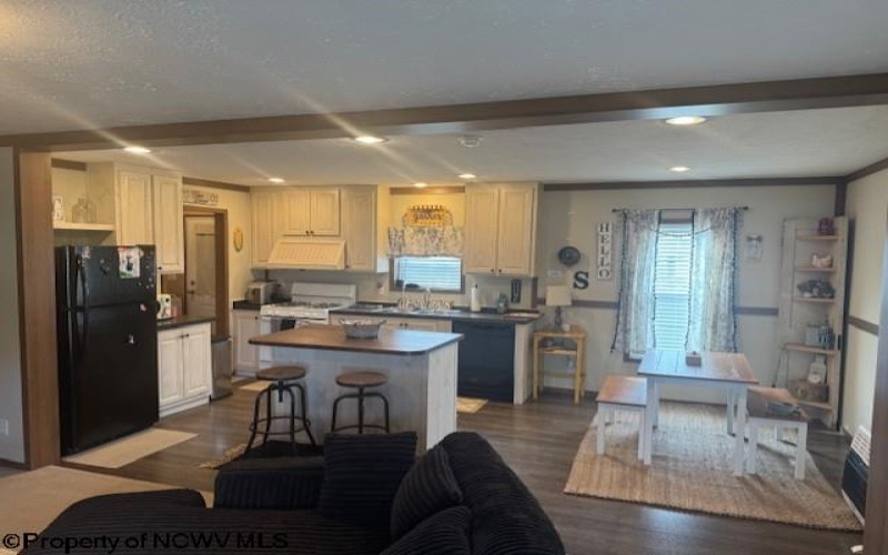 40 Yankee Lane, Beverly, West Virginia 26253, 2 Bedrooms Bedrooms, 8 Rooms Rooms,2 BathroomsBathrooms,Single Family Detached,For Sale,Yankee,10162931