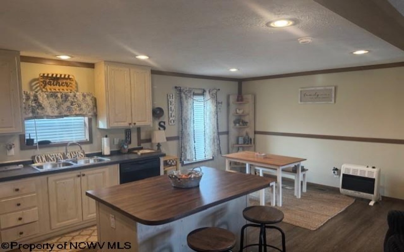 40 Yankee Lane, Beverly, West Virginia 26253, 2 Bedrooms Bedrooms, 8 Rooms Rooms,2 BathroomsBathrooms,Single Family Detached,For Sale,Yankee,10162931