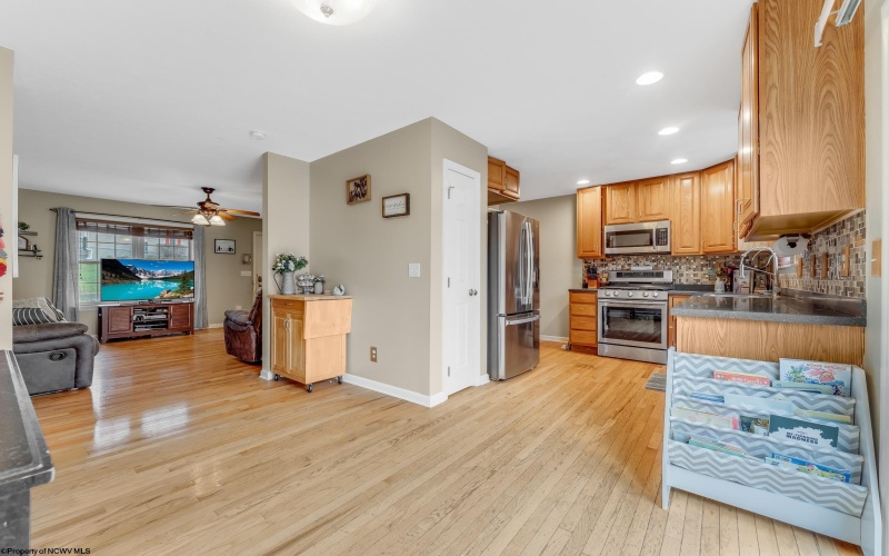 529 Santa Fe Court, Morgantown, West Virginia 26508, 3 Bedrooms Bedrooms, 8 Rooms Rooms,2 BathroomsBathrooms,Single Family Detached,For Sale,Santa Fe,10162930