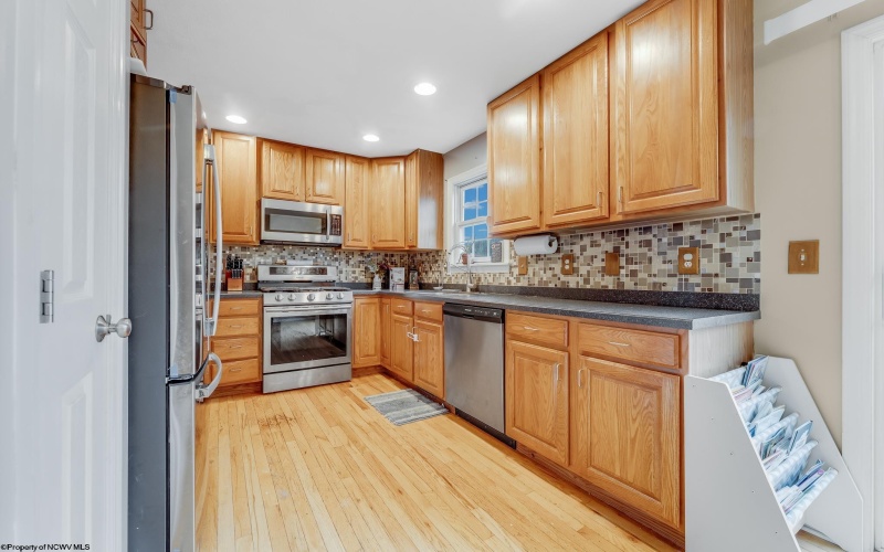 529 Santa Fe Court, Morgantown, West Virginia 26508, 3 Bedrooms Bedrooms, 8 Rooms Rooms,2 BathroomsBathrooms,Single Family Detached,For Sale,Santa Fe,10162930