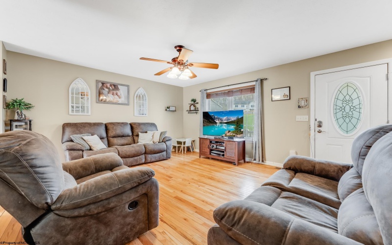 529 Santa Fe Court, Morgantown, West Virginia 26508, 3 Bedrooms Bedrooms, 8 Rooms Rooms,2 BathroomsBathrooms,Single Family Detached,For Sale,Santa Fe,10162930