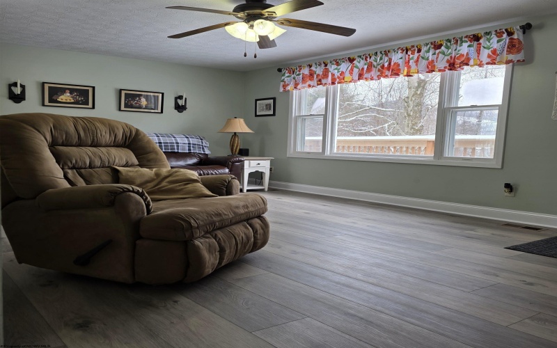 204 Murphy Creek Road, Weston, West Virginia 26452, 3 Bedrooms Bedrooms, 5 Rooms Rooms,2 BathroomsBathrooms,Single Family Detached,For Sale,Murphy Creek,10162926