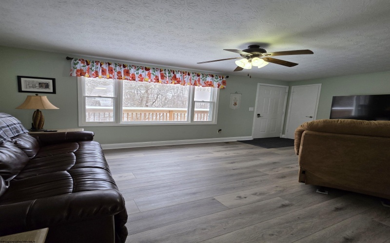 204 Murphy Creek Road, Weston, West Virginia 26452, 3 Bedrooms Bedrooms, 5 Rooms Rooms,2 BathroomsBathrooms,Single Family Detached,For Sale,Murphy Creek,10162926