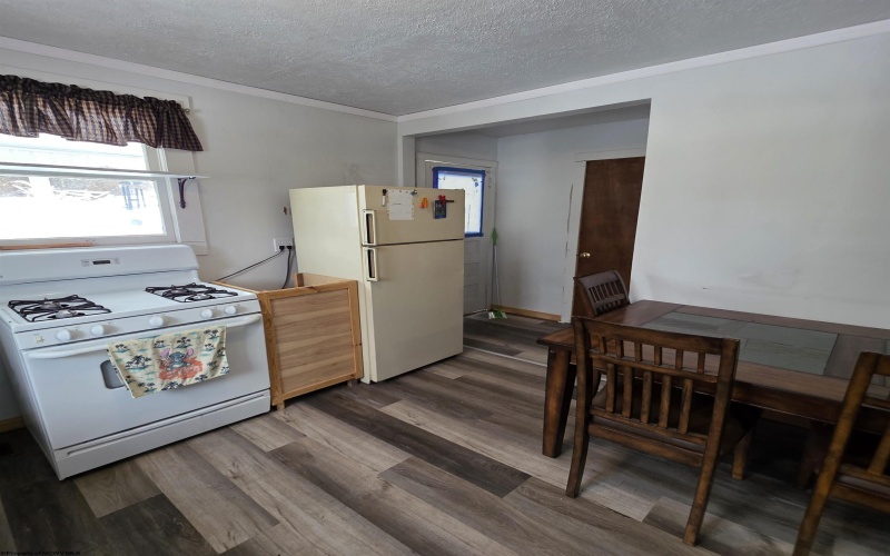 8037 Montana Avenue, Stonewood, West Virginia 26301, 2 Bedrooms Bedrooms, 5 Rooms Rooms,1 BathroomBathrooms,Single Family Detached,For Sale,Montana,10162924