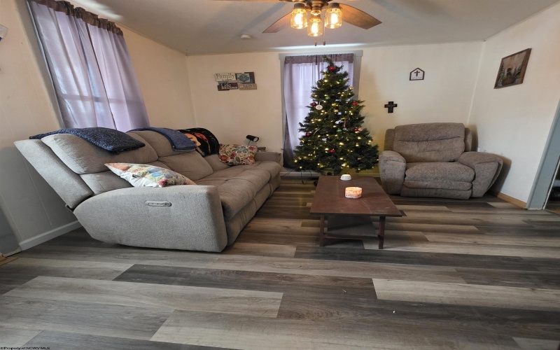 8037 Montana Avenue, Stonewood, West Virginia 26301, 2 Bedrooms Bedrooms, 5 Rooms Rooms,1 BathroomBathrooms,Single Family Detached,For Sale,Montana,10162924