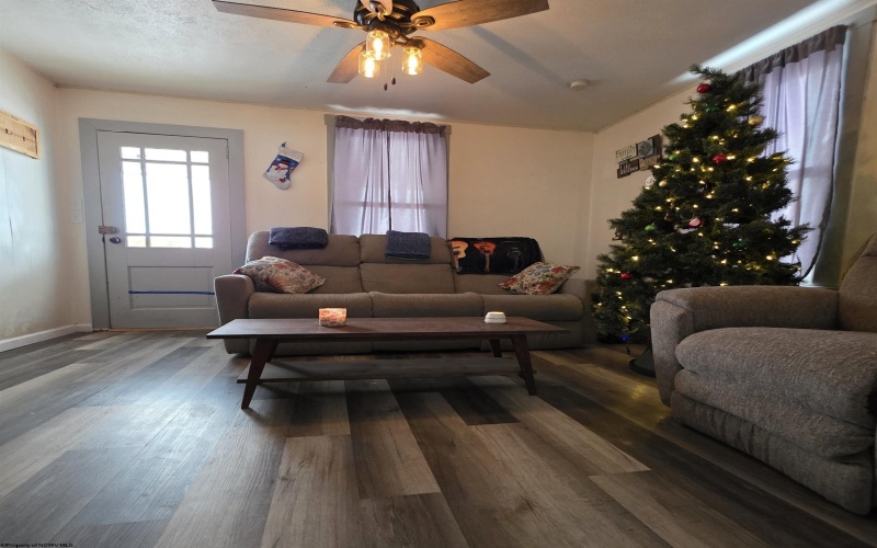 8037 Montana Avenue, Stonewood, West Virginia 26301, 2 Bedrooms Bedrooms, 5 Rooms Rooms,1 BathroomBathrooms,Single Family Detached,For Sale,Montana,10162924