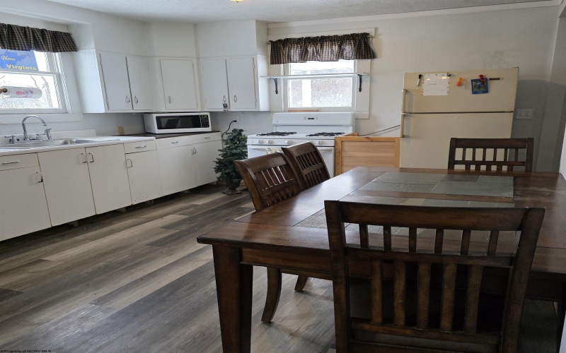 8037 Montana Avenue, Stonewood, West Virginia 26301, 2 Bedrooms Bedrooms, 5 Rooms Rooms,1 BathroomBathrooms,Single Family Detached,For Sale,Montana,10162924